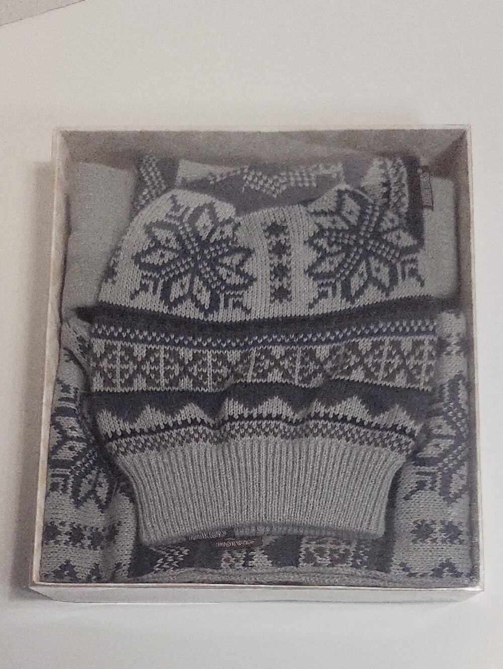 Muk Luks 4-piece Fair Isle Pattern Reversible Accessories